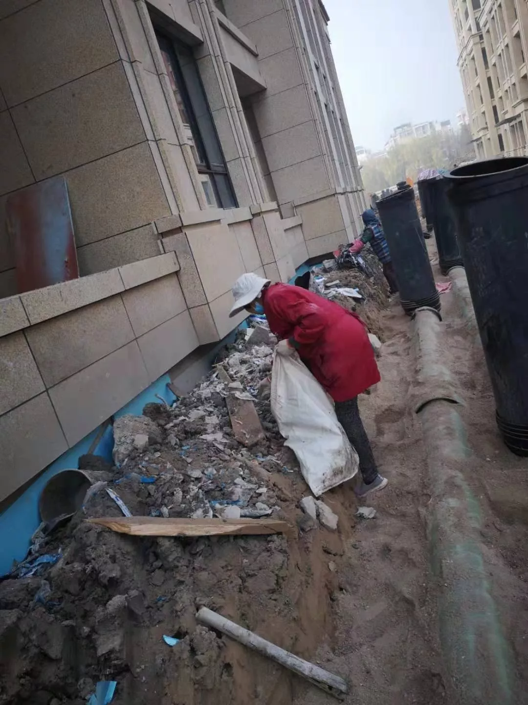 嚴(yán)格控制回填土質(zhì)量，把關(guān)房總精品工程