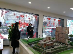 “硬核”舉措戰(zhàn)疫情， “大招”連出助開工——房總集團營銷部積極做